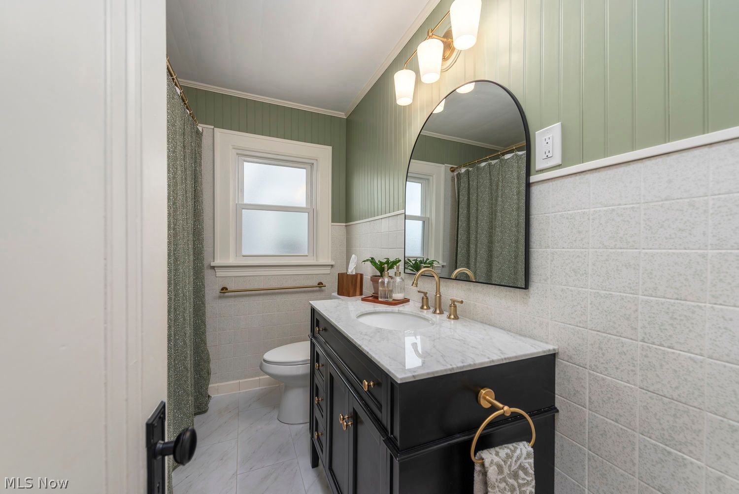 2050 Hampton Road Rocky River OH 44116