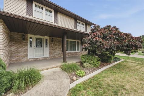 1581 Pine Cone Street NW North Canton OH 44720