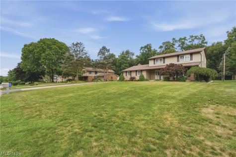 1581 Pine Cone Street NW North Canton OH 44720