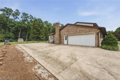 1581 Pine Cone Street NW North Canton OH 44720