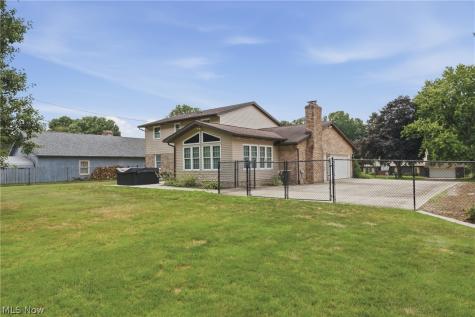 1581 Pine Cone Street NW North Canton OH 44720