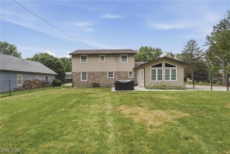 1581 Pine Cone Street NW North Canton OH 44720