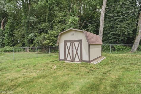 1581 Pine Cone Street NW North Canton OH 44720