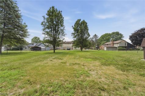 1581 Pine Cone Street NW North Canton OH 44720