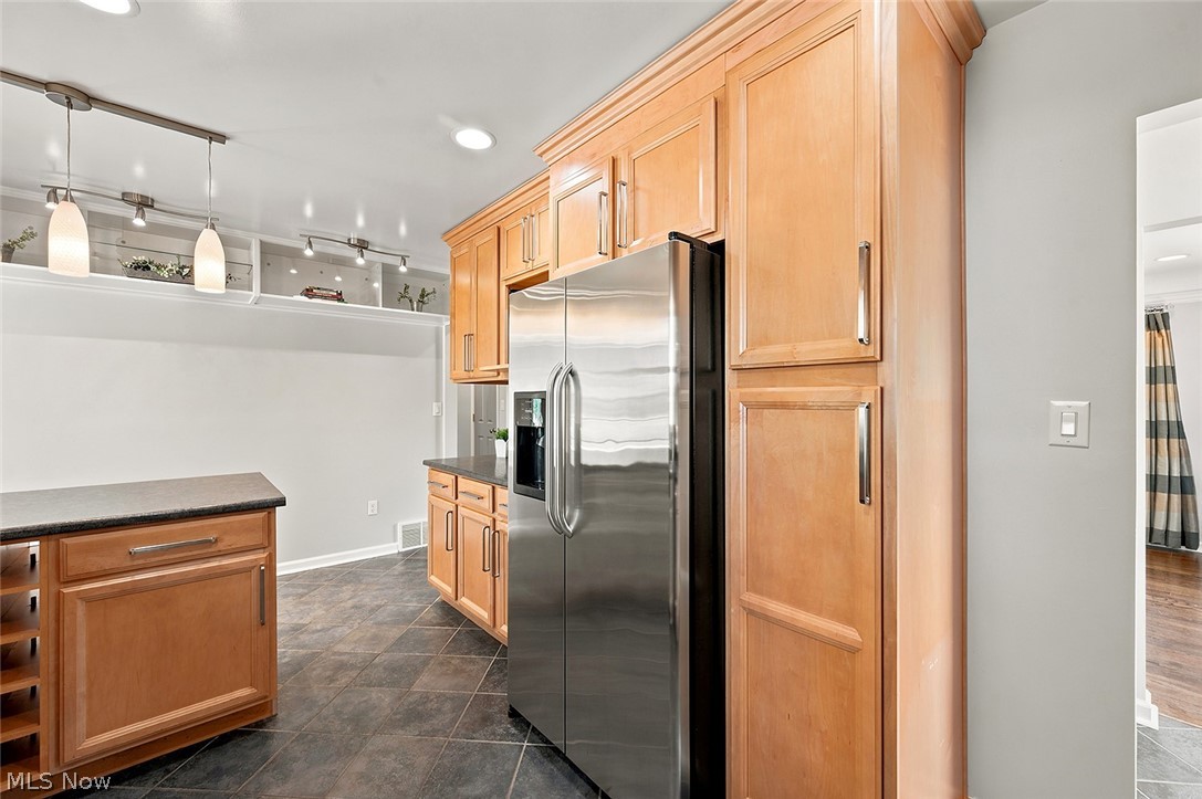 7562 Richmond Road Oakwood Village OH 44146