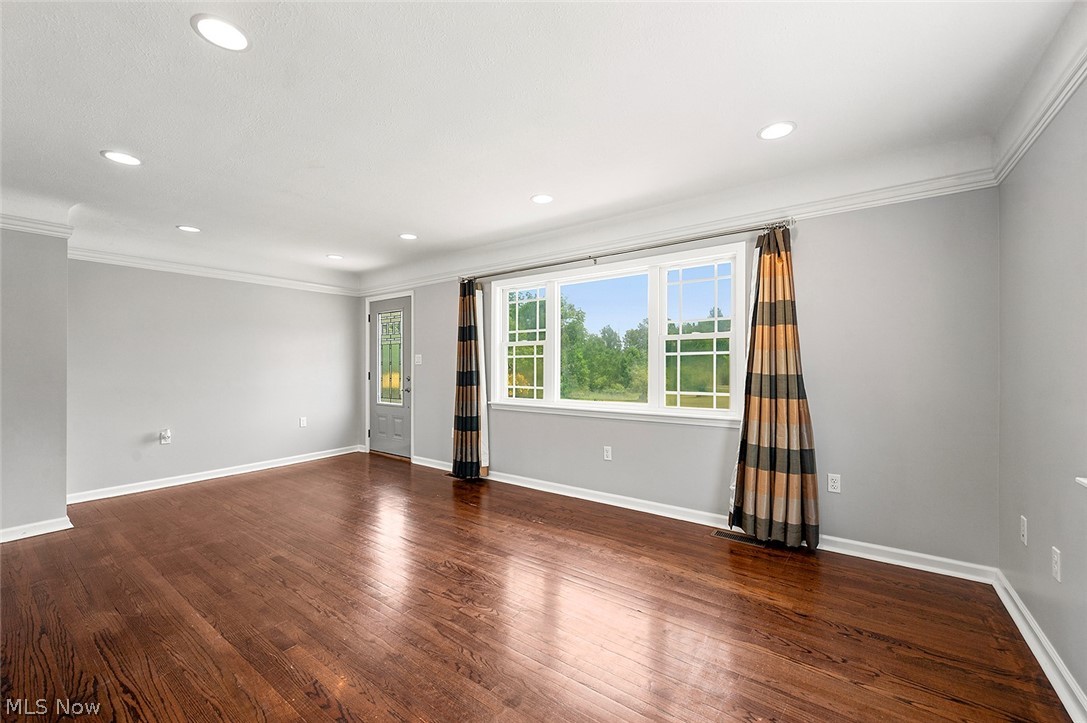 7562 Richmond Road Oakwood Village OH 44146