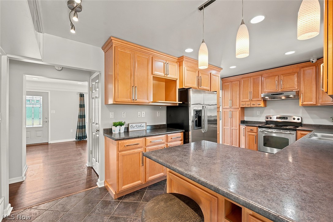 7562 Richmond Road Oakwood Village OH 44146