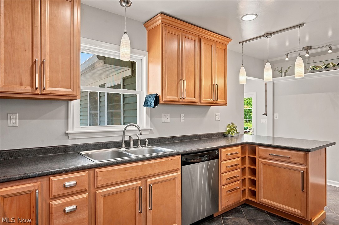 7562 Richmond Road Oakwood Village OH 44146