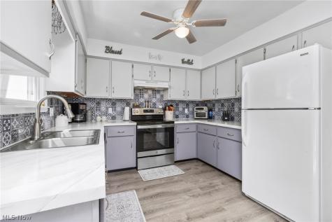 5504 Donner Drive New Franklin OH 44216