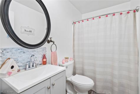 5504 Donner Drive New Franklin OH 44216