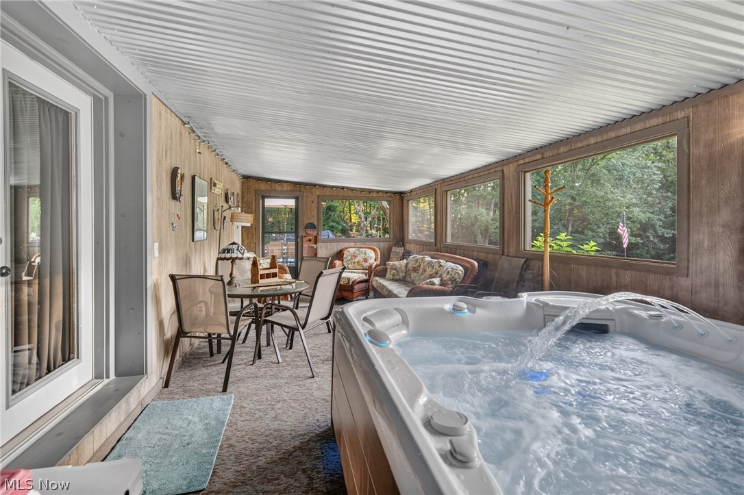 6153 Nichols Lane SW Bowerston OH 44695