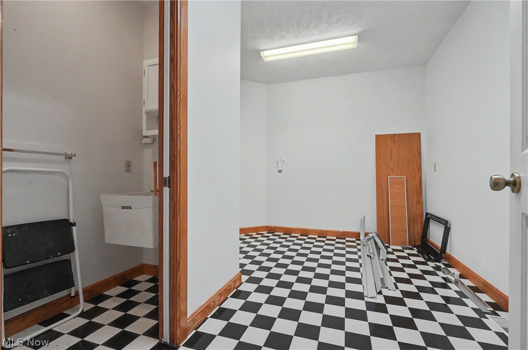 11440 Glenmora Drive Chardon OH 44024