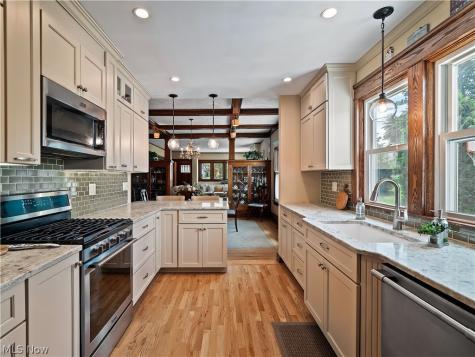 188 Jackson Street Amherst OH 44001