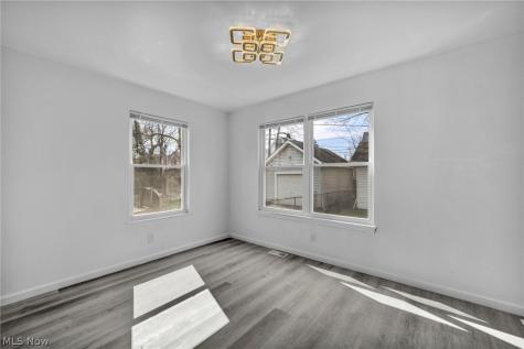 10870 Mount Overlook Avenue Cleveland OH 44104
