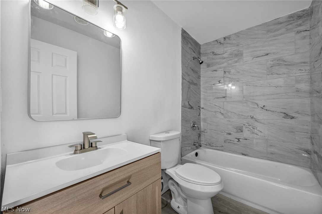 10870 Mount Overlook Avenue Cleveland OH 44104