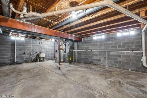 10870 Mount Overlook Avenue Cleveland OH 44104