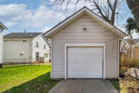 10870 Mount Overlook Avenue Cleveland OH 44104