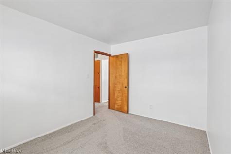 9011 Manorford Drive Cleveland OH 44130