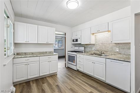 9011 Manorford Drive Cleveland OH 44130