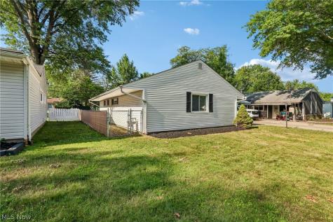 9011 Manorford Drive Cleveland OH 44130