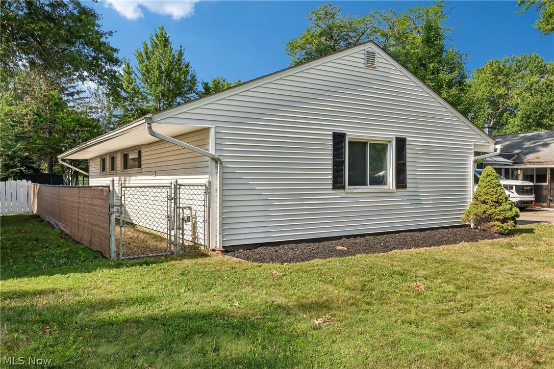 9011 Manorford Drive Cleveland OH 44130