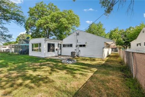9011 Manorford Drive Cleveland OH 44130