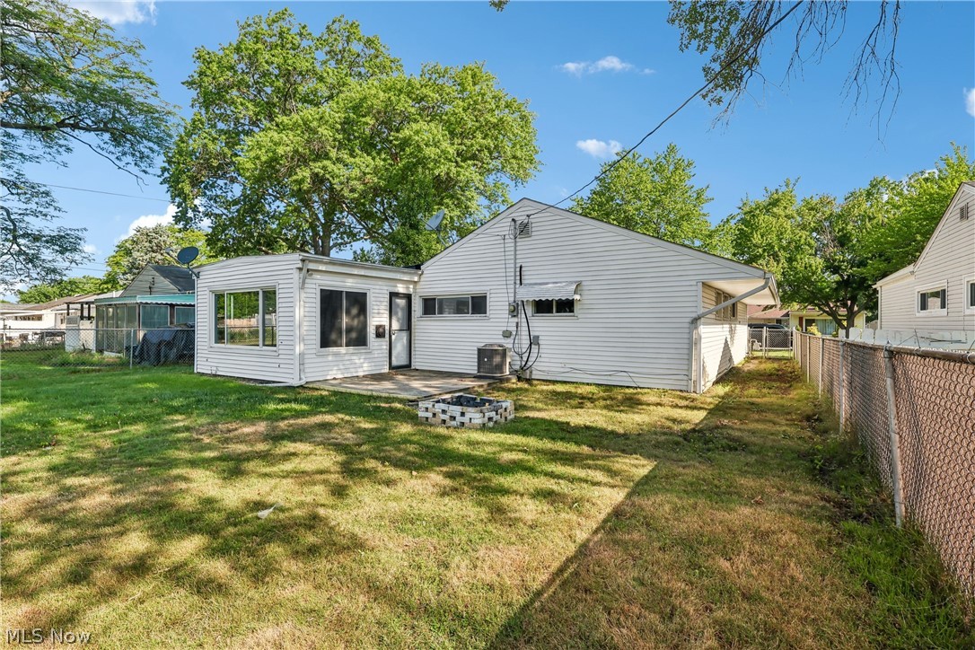 9011 Manorford Drive Cleveland OH 44130