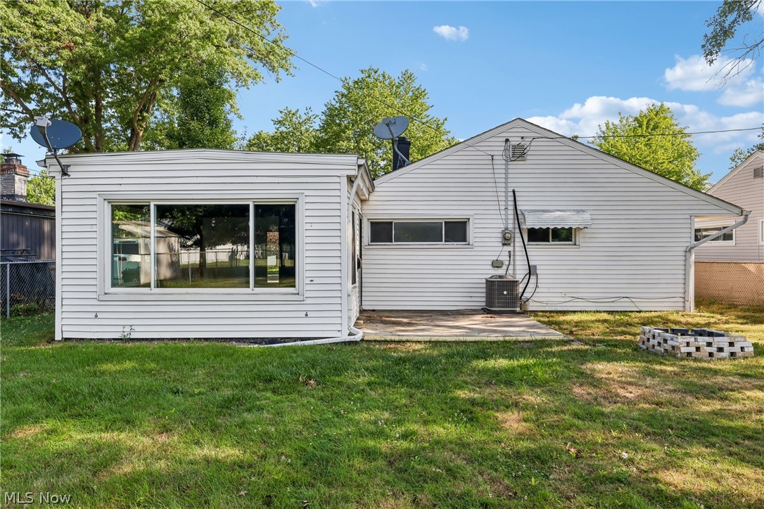 9011 Manorford Drive Cleveland OH 44130