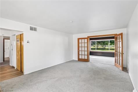 9011 Manorford Drive Cleveland OH 44130
