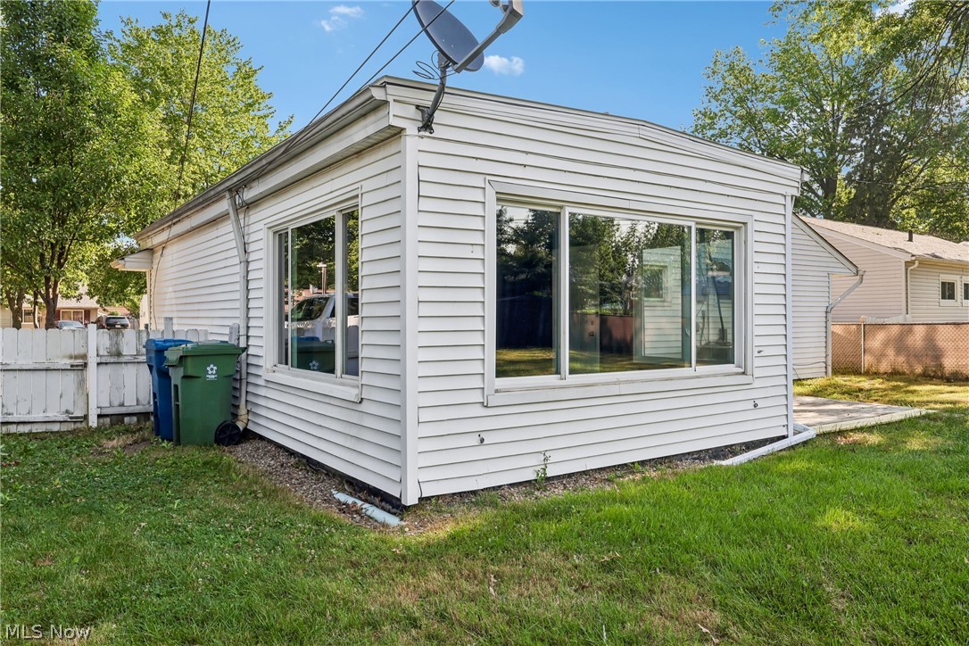9011 Manorford Drive Cleveland OH 44130