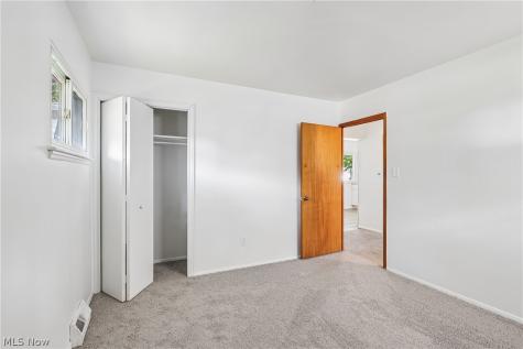 9011 Manorford Drive Cleveland OH 44130