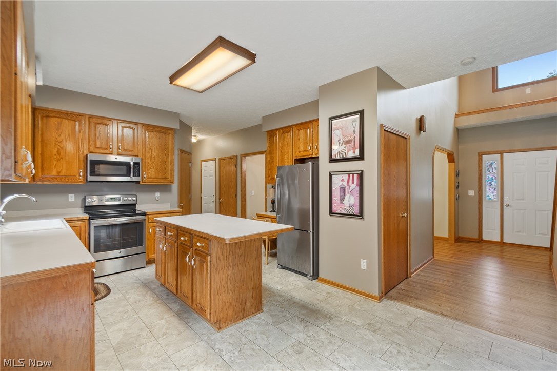 5688 Shallow Creek Avenue Louisville OH 44641