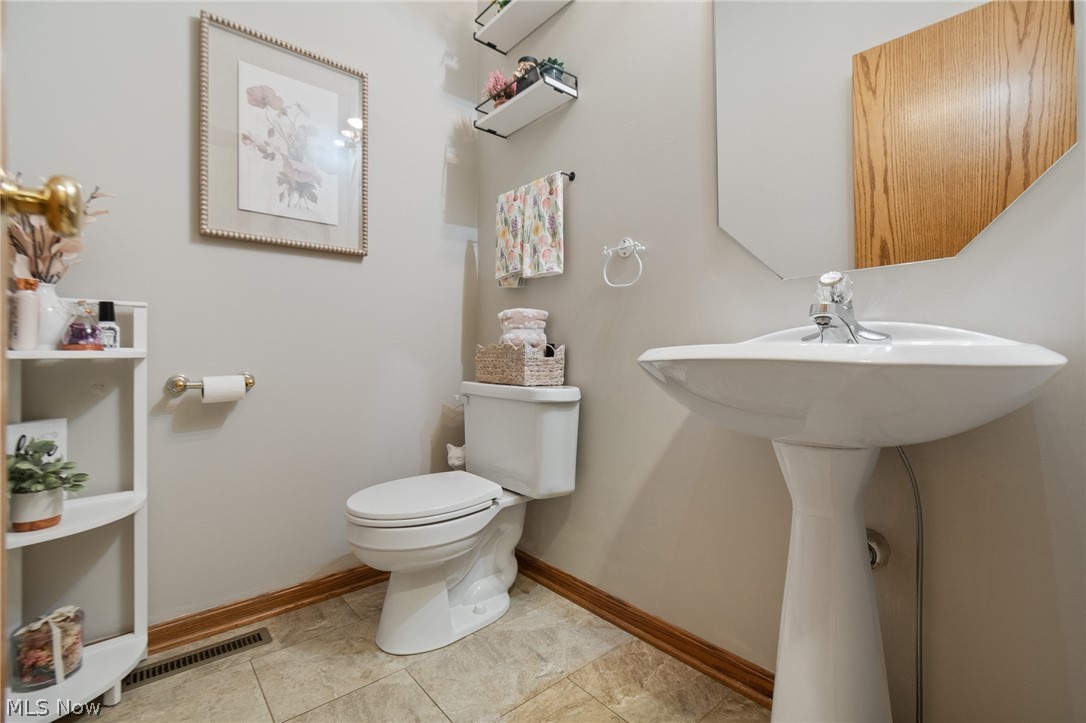 5688 Shallow Creek Avenue Louisville OH 44641