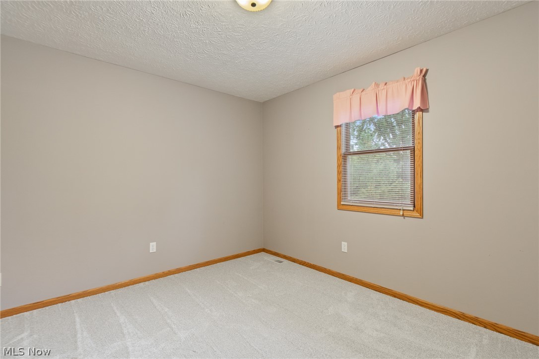 5688 Shallow Creek Avenue Louisville OH 44641