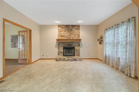 5688 Shallow Creek Avenue Louisville OH 44641