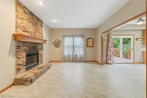 5688 Shallow Creek Avenue Louisville OH 44641