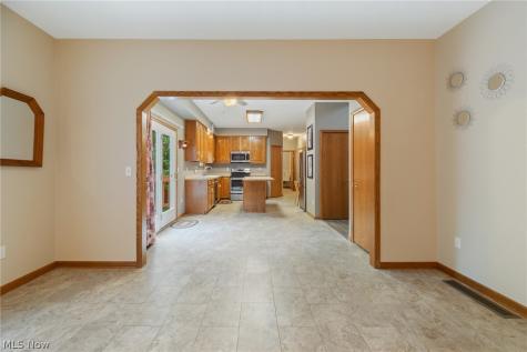 5688 Shallow Creek Avenue Louisville OH 44641