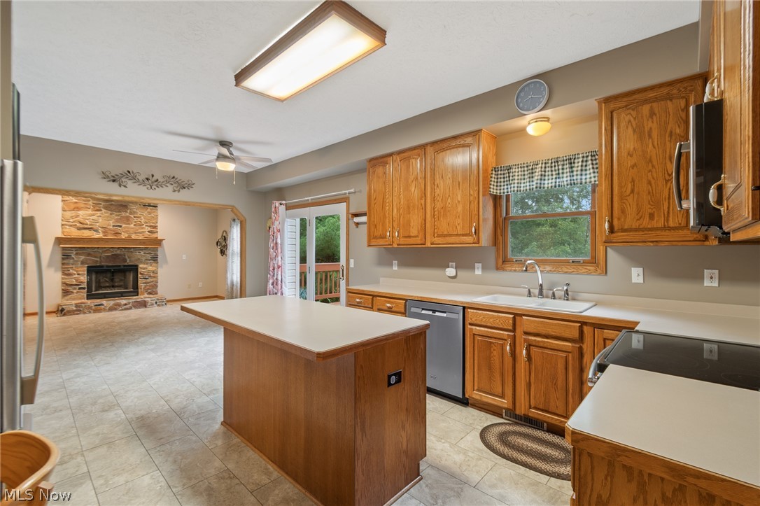 5688 Shallow Creek Avenue Louisville OH 44641