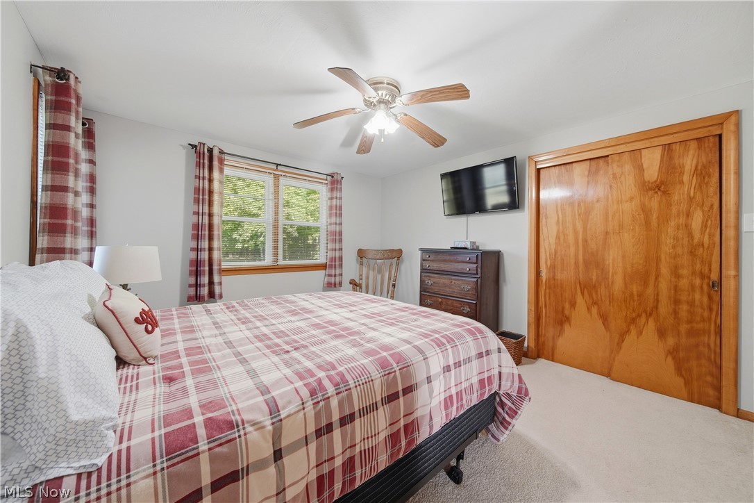 1687 Mount Pleasant Street NE Canton OH 44721