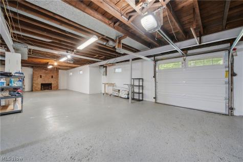 1687 Mount Pleasant Street NE Canton OH 44721