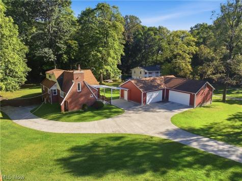 1687 Mount Pleasant Street NE Canton OH 44721