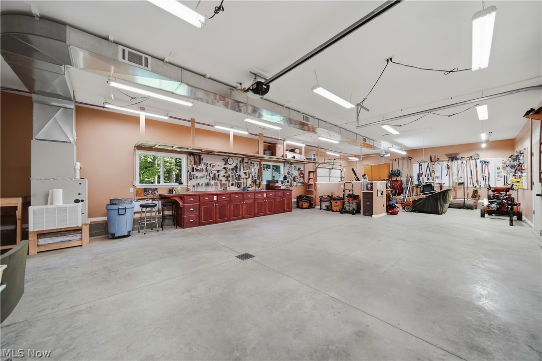 1687 Mount Pleasant Street NE Canton OH 44721
