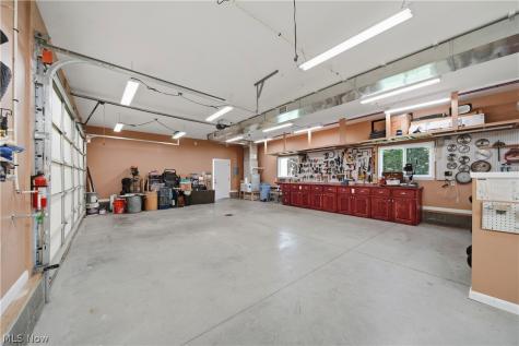 1687 Mount Pleasant Street NE Canton OH 44721