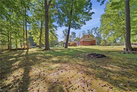 1687 Mount Pleasant Street NE Canton OH 44721
