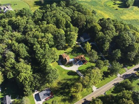 1687 Mount Pleasant Street NE Canton OH 44721