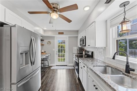 1563 Lewis Drive Lakewood OH 44107