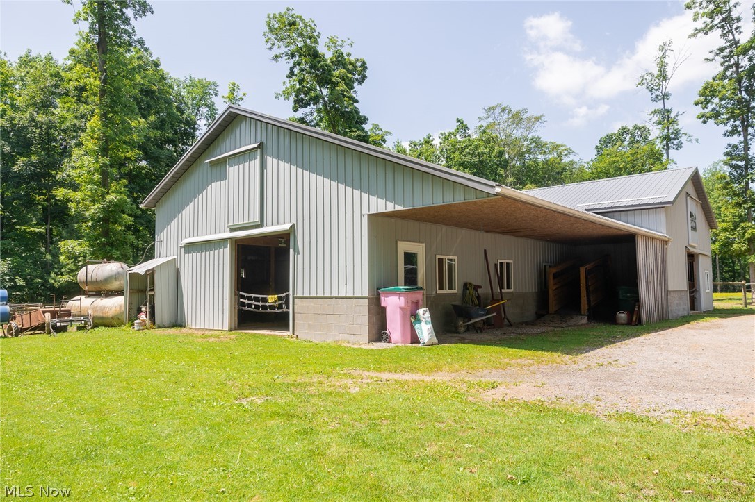 17721 Madison Road Middlefield OH 44062