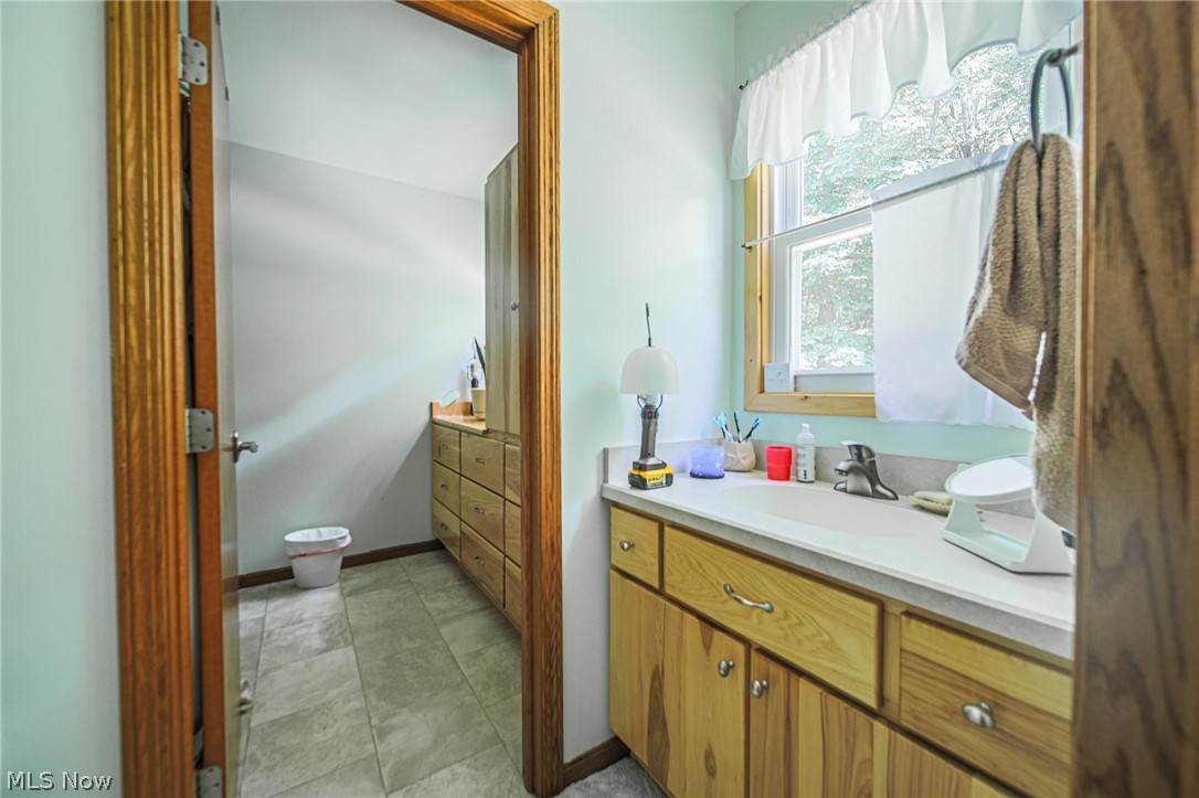 17721 Madison Road Middlefield OH 44062