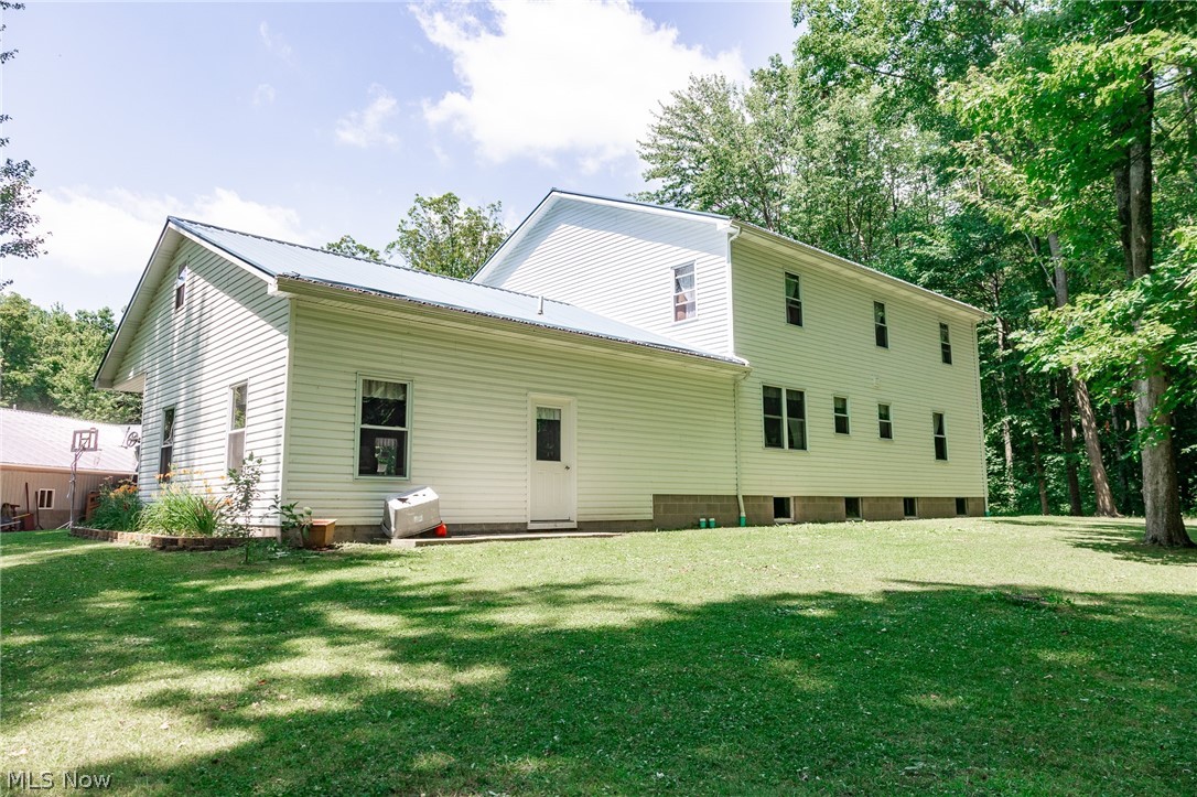 17721 Madison Road Middlefield OH 44062