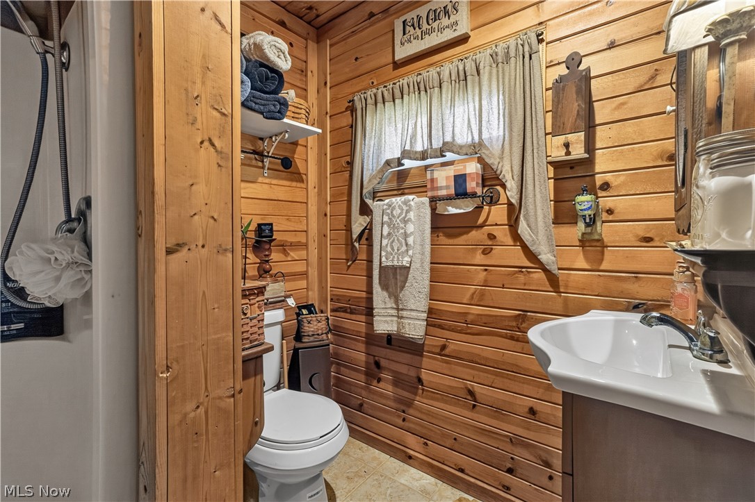 13366 Butternut Road Burton OH 44021